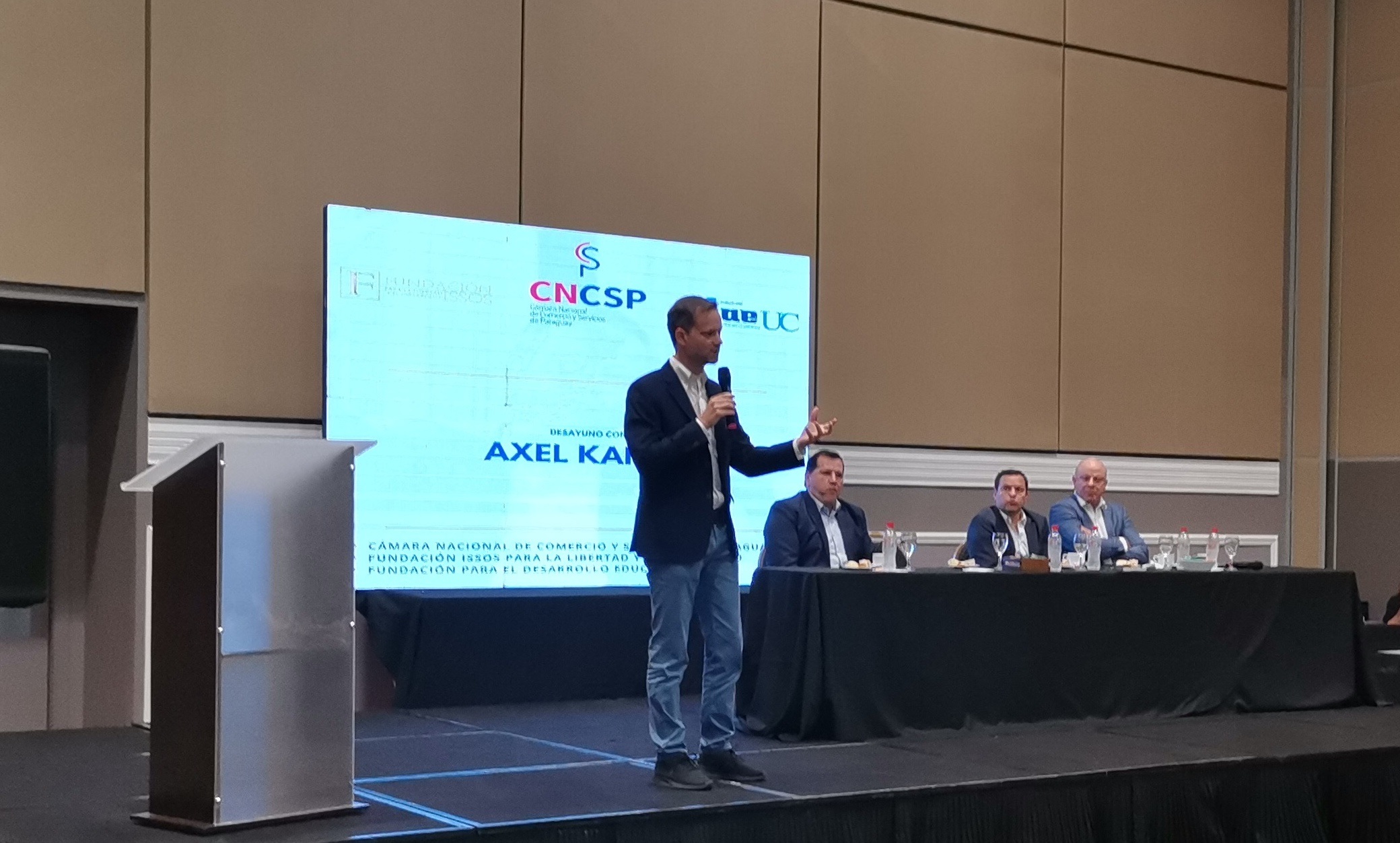Axel káiser, uno de los intelectuales públicos más admirados de Chile, habló sobre sus ideas y modelos de pensamientos 