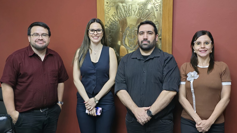 La CNCSP se Interioriza sobre el Laboratorio de Datos de la Facultad Politécnica de la UNA